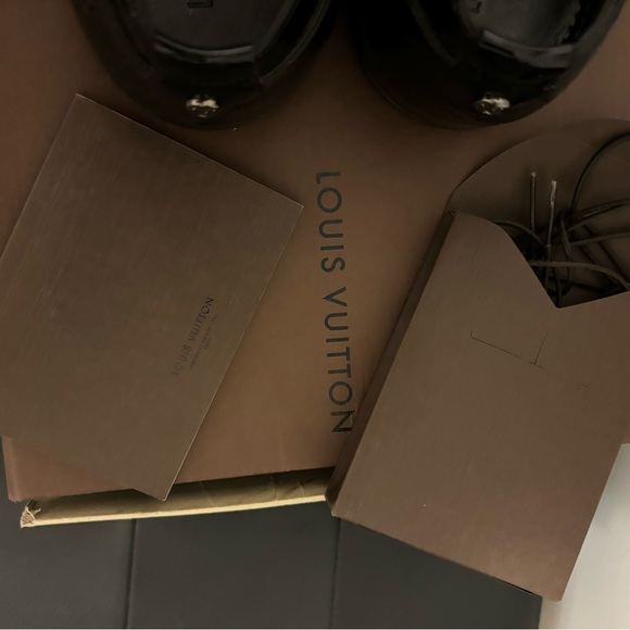 Louis Vuitton Patent leather Shoes - Picture 10 of 12